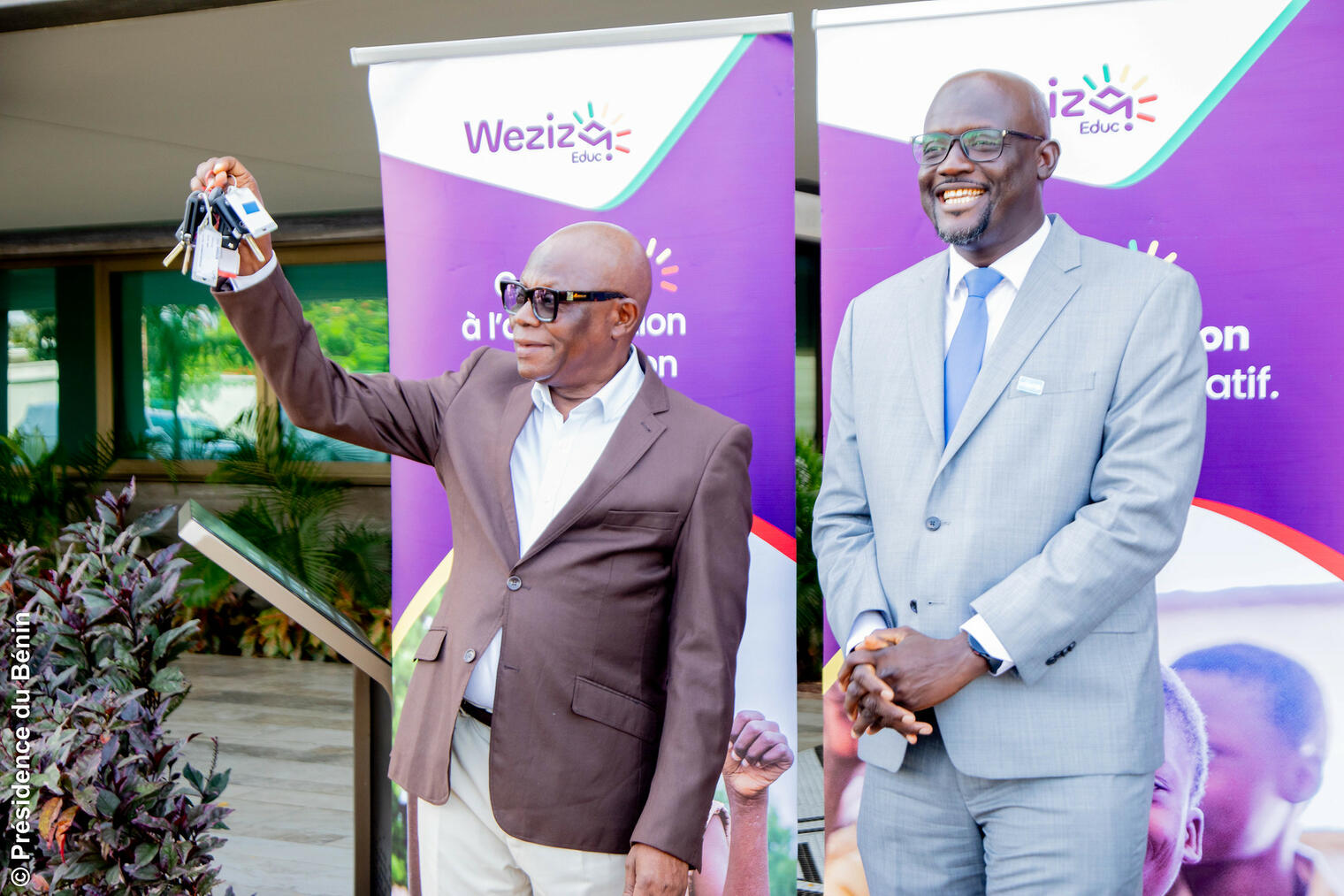 Programme WEZIZA Educ : Le Gouvernement réceptionne 16 pick-up pour renforcer le suivi pédagogique